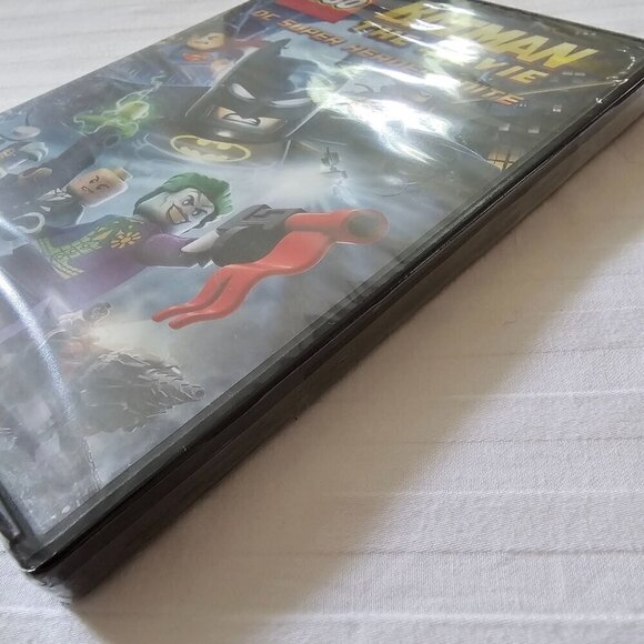 LEGO Batman The Movie: DC Super Heroes Unite DVD - Picture 6 of 7